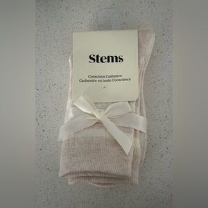 ✨NWT✨Stems: Women’s 2 Pack Conscious Cashmere Socks